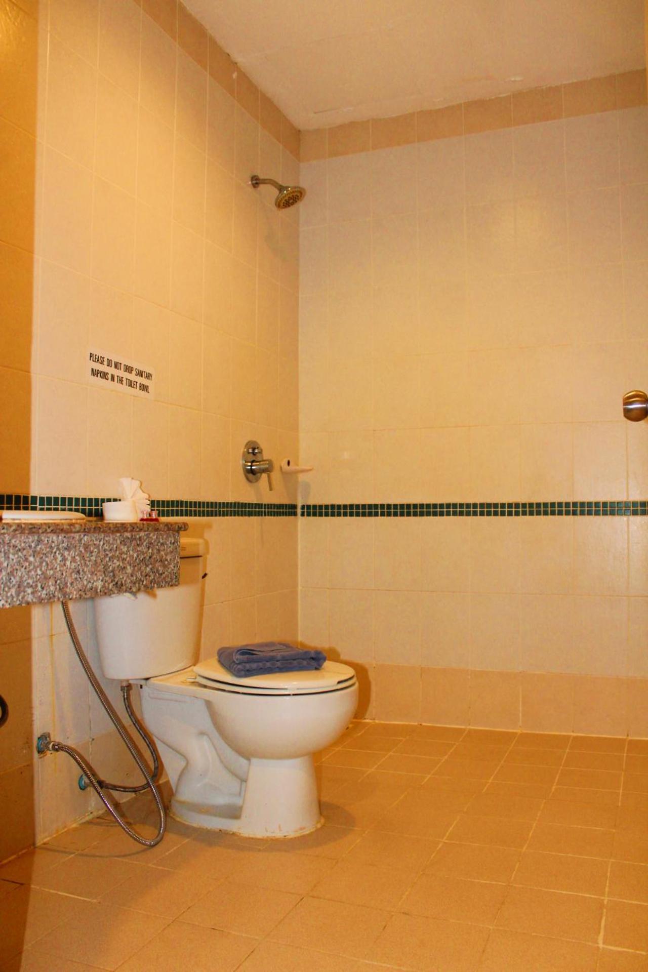 Hollywood Inn Hotel Patong 외부 사진